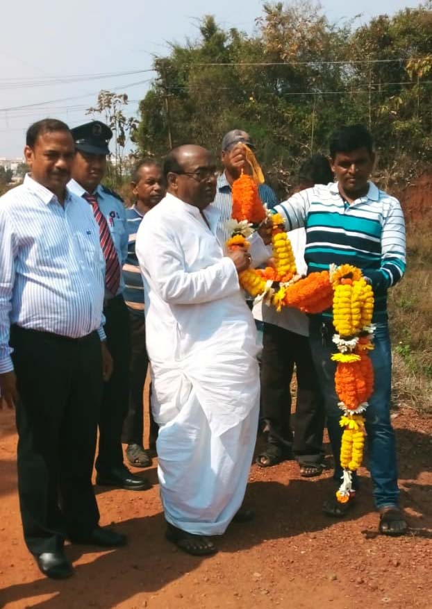 KOUSTUV GROUP PAYS TRIBUTE TO BIJU PATNAIK ON HIS 106TH BIRTH ANNIVERSARY
Koustuv Group of Institutions (KGI) paid rich tributes to legendary leader Biju Patnaik on his 106th birth anniversary.  His birthday is observed as ‘Panchayati Raj Diwas’ in Odisha. On this auspicious occasion, former Hon’ble Minister Dr. Damodar Rout garlands the statue of Biju Patnaik and offered floral tributes at Koustuv Technical Campus. In his address, he recalled some of his various landmark decisions taken during his lifetime and its long term positive impact on our society. Other dignitaries present and spoke in the remembrance, were Prof. (Dr.) Sadasiv Dash, GM administration KGI, Prof. (Dr.) Sujit Kumar Khuntia, Dean R&D COEB.